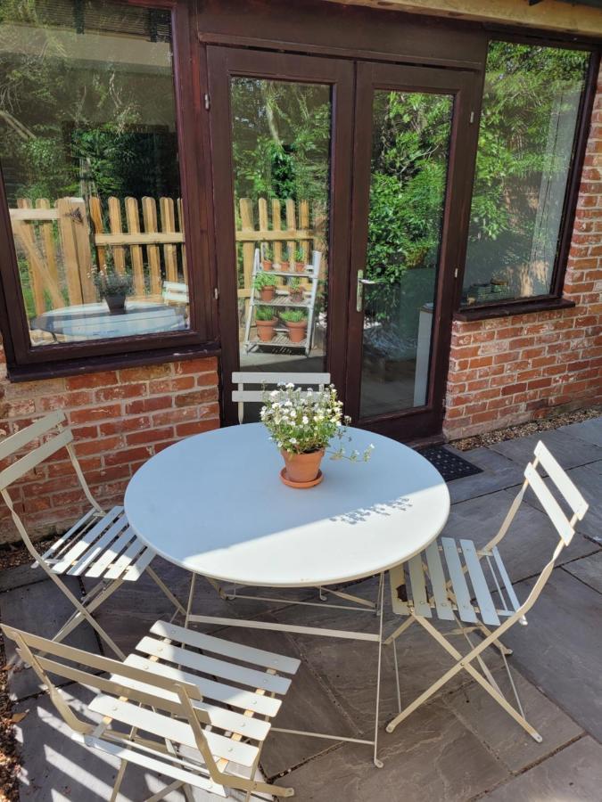 Entire 2 Bed Coach House In Peaceful Norfolk Village Pulham Exterior photo